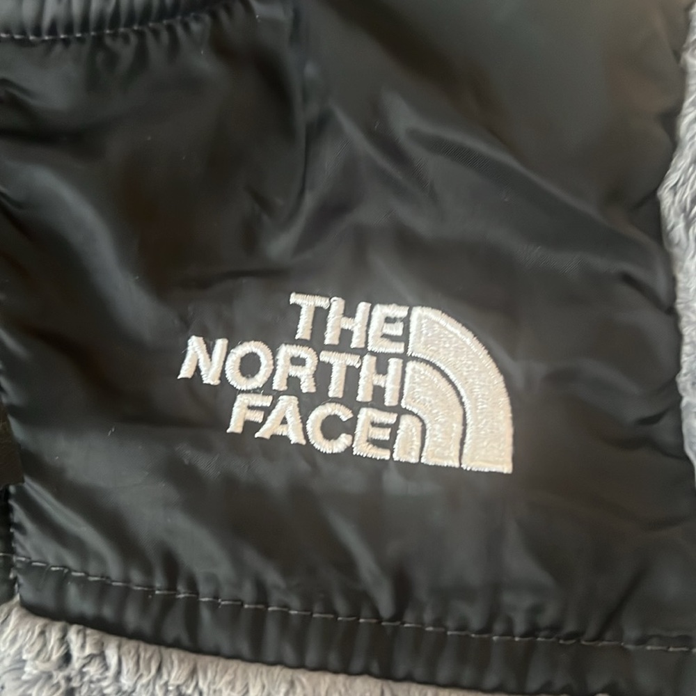 Adorable North Face Newborn to 3 month zip up - Picture 2 of 5